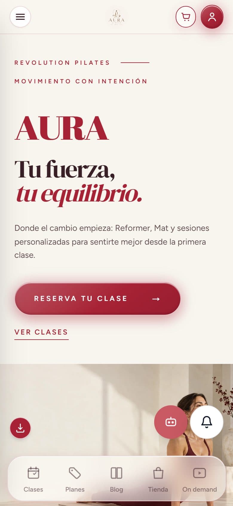Web del estudio en el móvil con botón de reservar clase